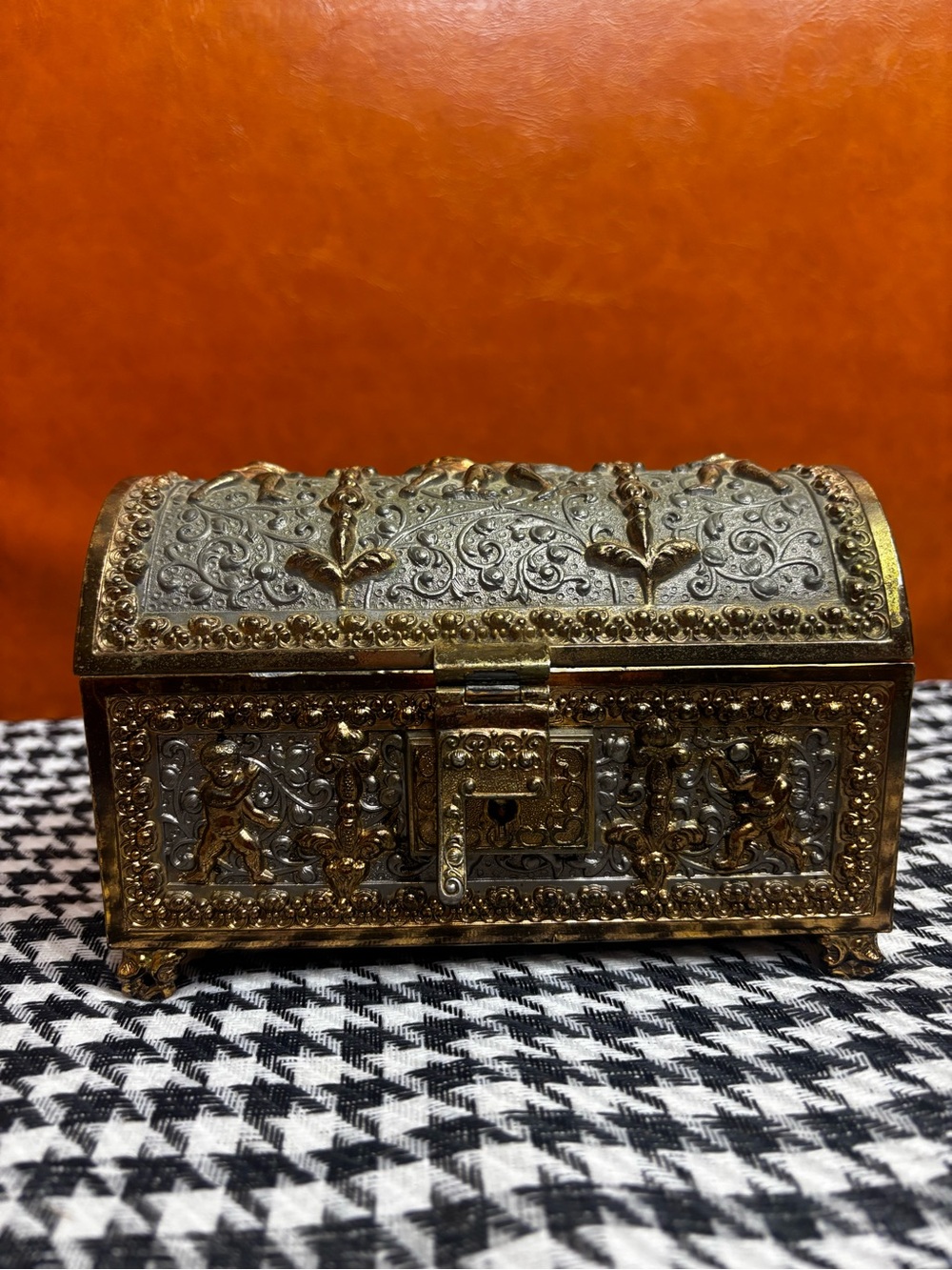 Antique Very heavy brass gilt PUTTI romantic jewelry box / casket